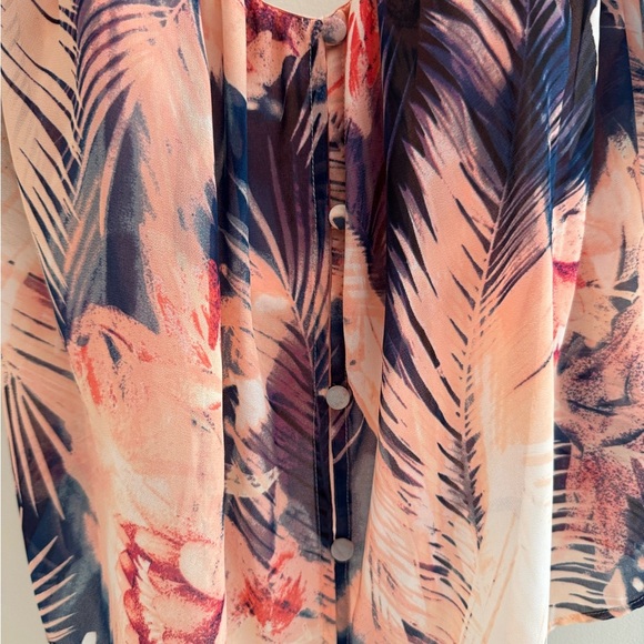 Guess Women’s Off The Shoulder Cropped Blouse NWT Size Medium Tropical Floral - Picture 4 of 11